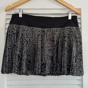 Lululemon Pleat to Street skort, 8, black & grey animal print